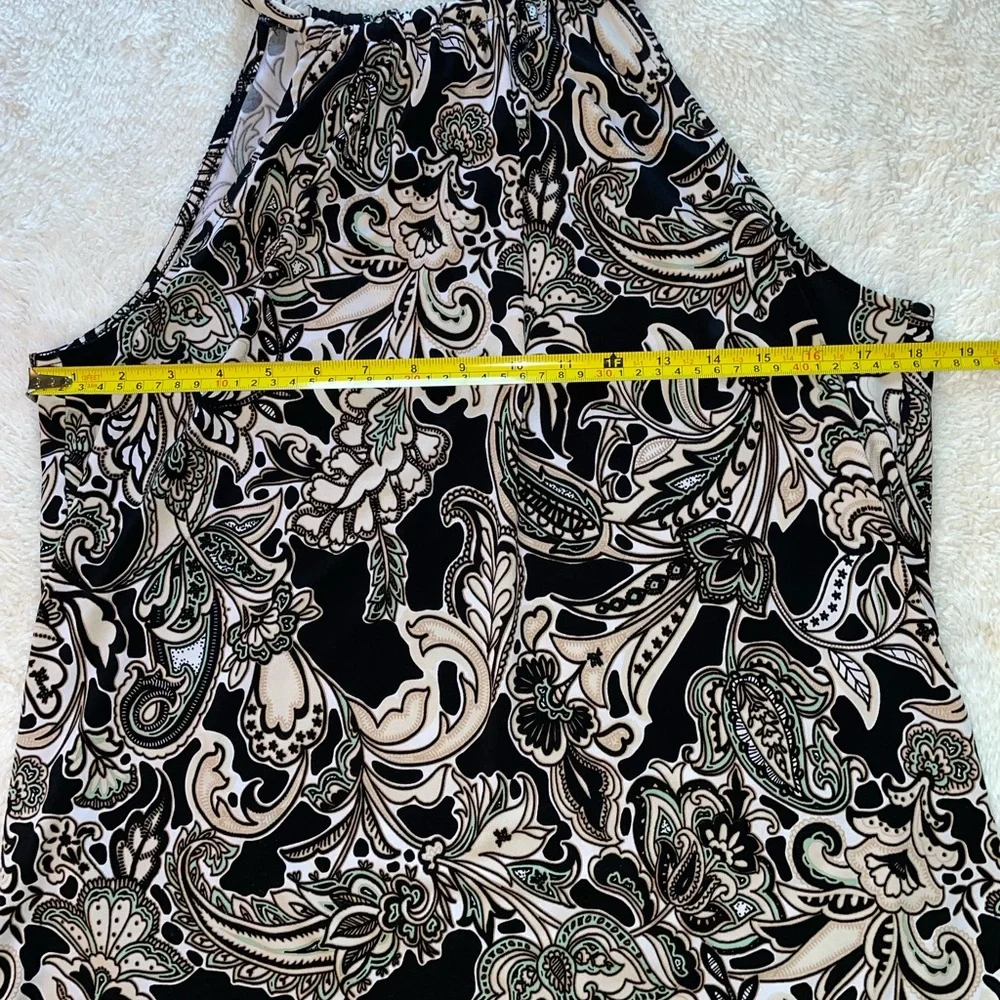 New York & Company dark paisley sleeveless top - Picture 2 of 5